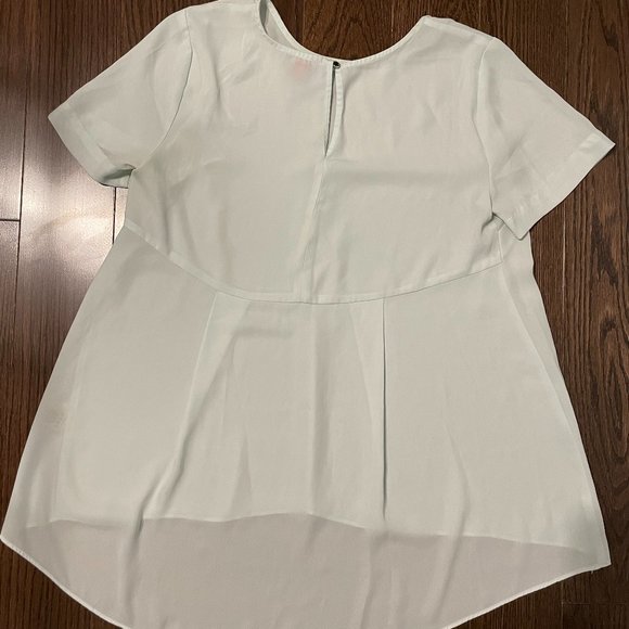 Vince Camuto High-Low Pale Blue Blouse - Picture 6 of 6